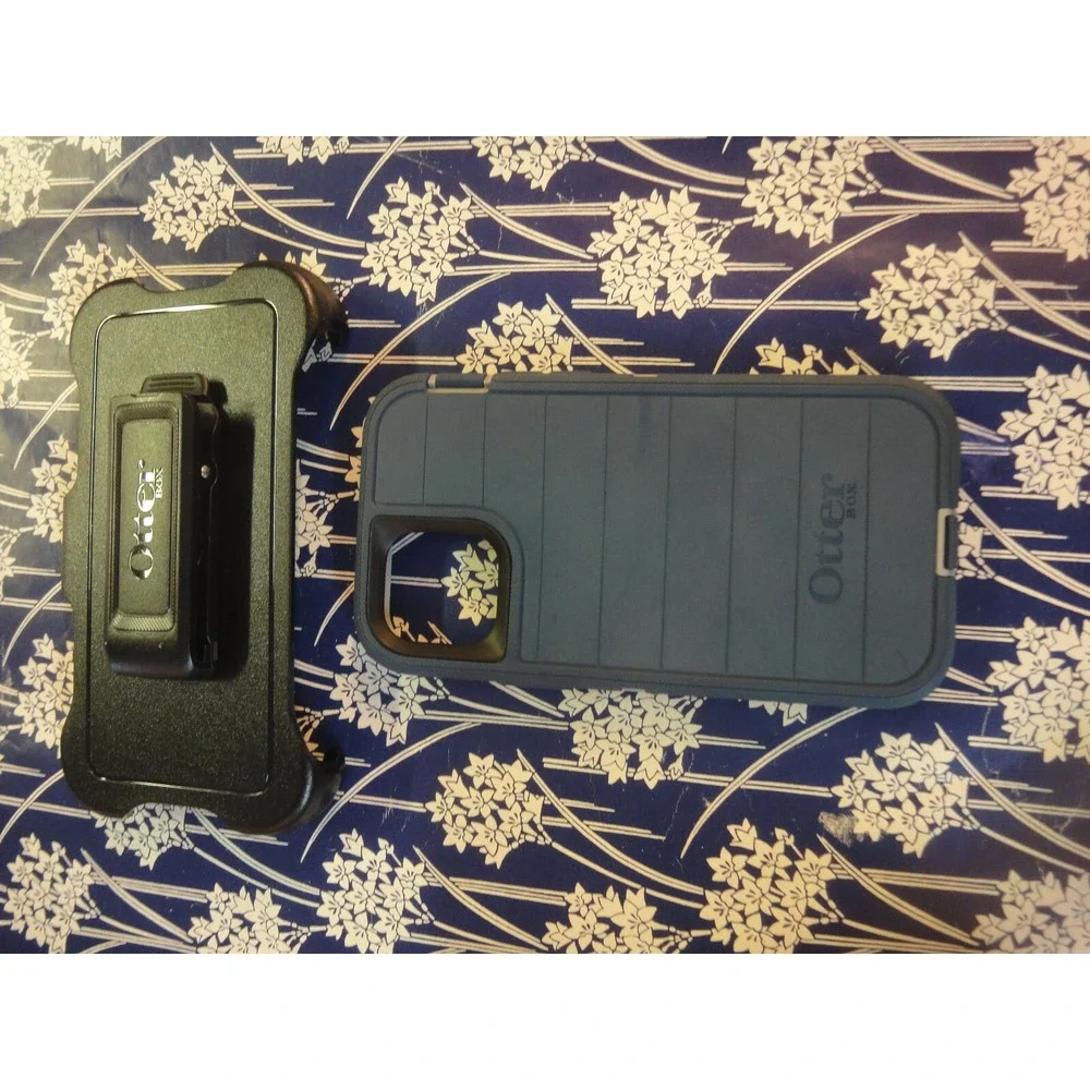 iphone‎ 11 pro Otterbox defender pro case and holster grayish blue